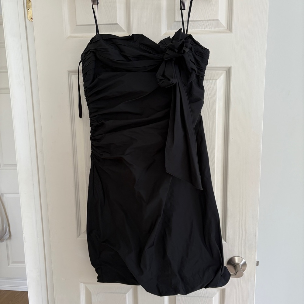 Elegant Black Dress with Bow Detail